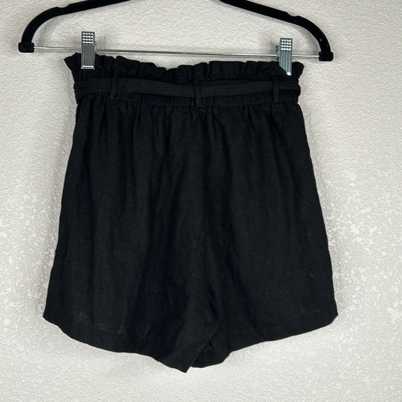 Heart & Hips Black Paperbag Waist Front Tie Shorts Size Medium - Picture 3 of 4